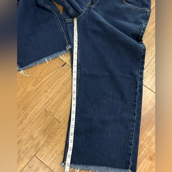 Levi’s Vintage 577 Cropped Lower Rise Loose Fit Clam Digger Jeans - Picture 11 of 11